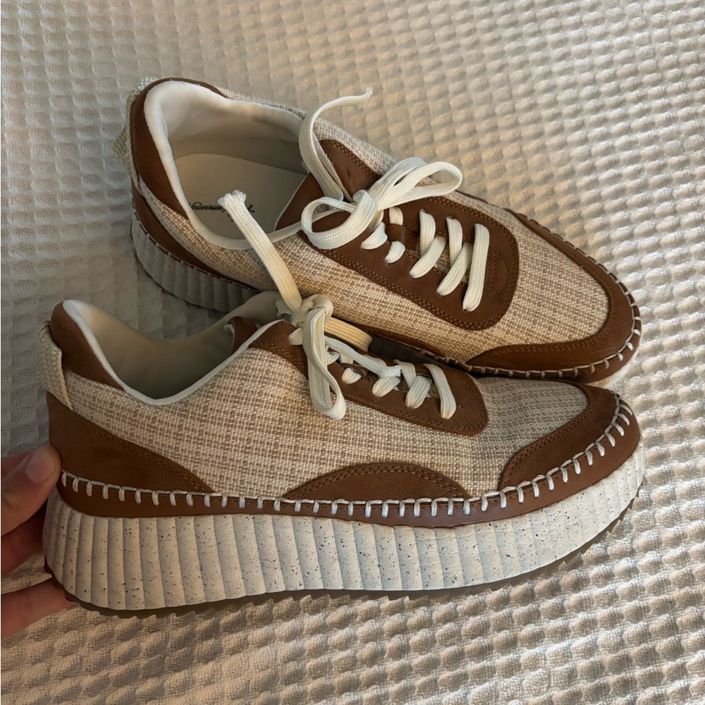 Universal Thread Women's Athletic Shoes